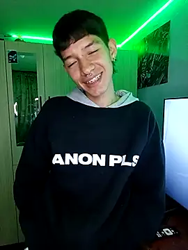 Snapshot of heyy_noah11 chatting on 6, 11, 2025 heyy noah11 online show from 6, 11, 2025