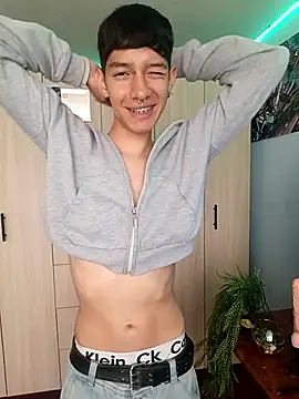 Snapshot of heyy_noah11 chatting on 6, 11, 2025 heyy noah11 online show from 6, 11, 2025