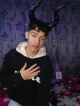 Snapshot of heyy_noah11 chatting on 13, 11, 2025 heyy noah11 online show from 13, 11, 2025