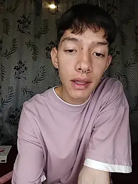 Snapshot of heyy_noah11 chatting on 15, 11, 2025 heyy noah11 online show from 15, 11, 2025