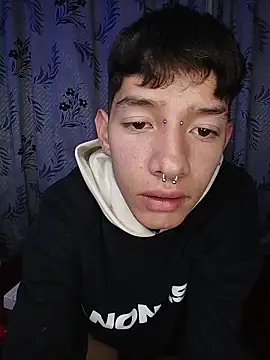 Snapshot of heyy_noah11 chatting on 16, 11, 2025 heyy noah11 online show from 16, 11, 2025