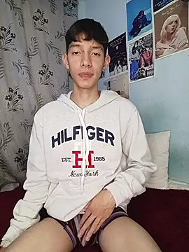 Snapshot of heyy_noah11 chatting on 24, 11, 2025 heyy noah11 online show from 24, 11, 2025