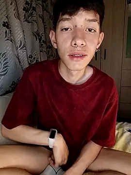 Snapshot of heyy_noah11 chatting on 18, 12, 2025 heyy noah11 online show from 18, 12, 2025