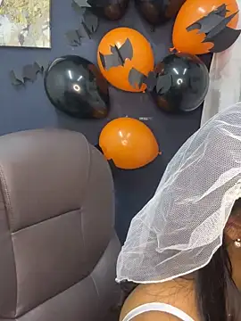 Snapshot of _Isabella_1 chatting on 1, 11, 2025 Isabella 1 online show from 1, 11, 2025