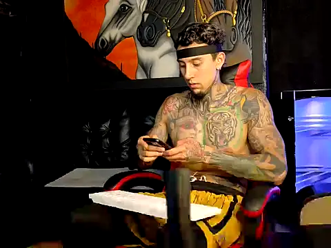 Molotov Explosive online show from 24, 11, 2025