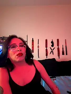 Snapshot of MiniMonroe chatting on 1, 12, 2025 MiniMonroe online show from 1, 12, 2025