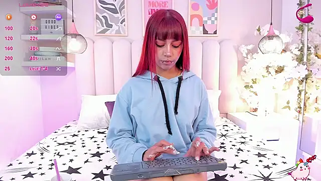 Snapshot of Isabella__gonzalez_ chatting on 18, 11, 2025 Isabella gonzalez online show from 18, 11, 2025