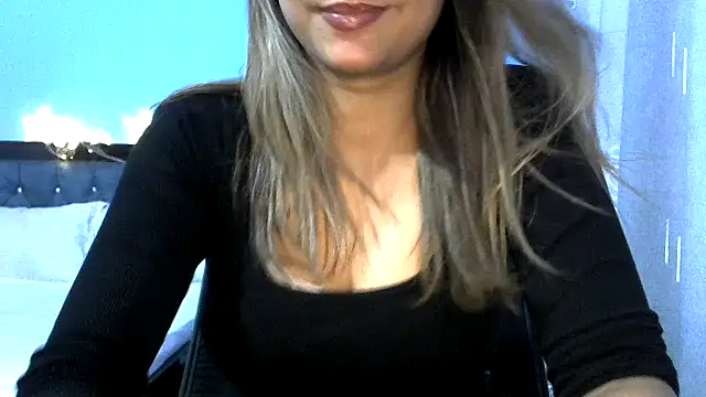 Snapshot of sanskari_girl chatting on 21, 4, 2026 sanskari girl online show from 21, 4, 2026