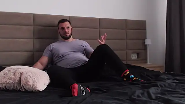 Snapshot of BriannSmith chatting on 1, 4, 2026 BriannSmith online show from 1, 4, 2026