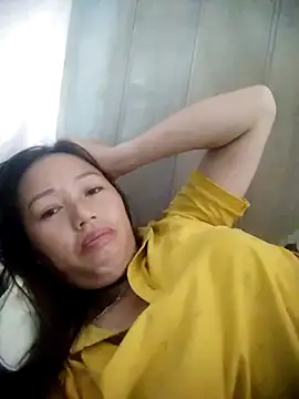 Snapshot of Yanmey chatting on 13, 10, 2025 Yanmey online show from 13, 10, 2025