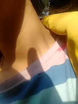 Snapshot of Yanmey chatting on 2, 12, 2025 Yanmey online show from 2, 12, 2025