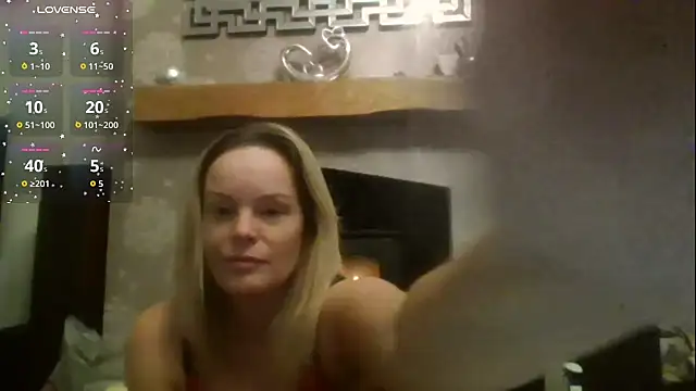 Snapshot of SUGER-SPICE chatting on 14, 10, 2025 SUGER-SPICE online show from 14, 10, 2025