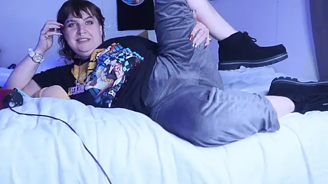 Snapshot of BellaBlueBBW chatting on 10, 2, 2025 BellaBlueBBW online show from 10, 2, 2025