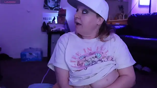 Snapshot of BellaBlueBBW chatting on 7, 3, 2025 BellaBlueBBW online show from 7, 3, 2025