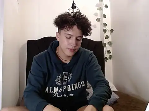 Snapshot of charly_926 chatting on 22, 11, 2025 charly 926 online show from 22, 11, 2025