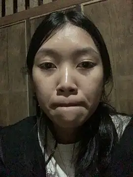 Snapshot of linh-lan1 chatting on 2, 11, 2025 linh-lan1 online show from 2, 11, 2025