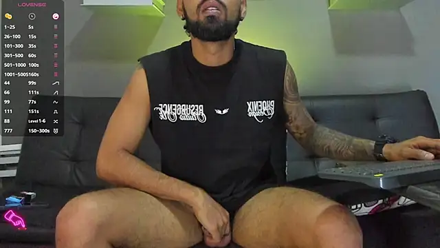 Snapshot of black_kameron_ chatting on 28, 10, 2025 black kameron  online show from 28, 10, 2025