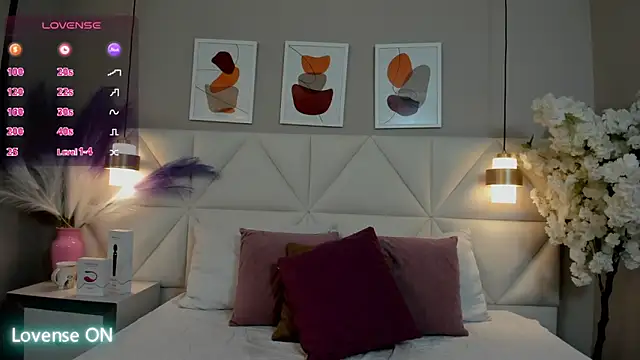 Snapshot of Ari_lynn_ chatting on 11, 11, 2025 Ari lynn online show from 11, 11, 2025