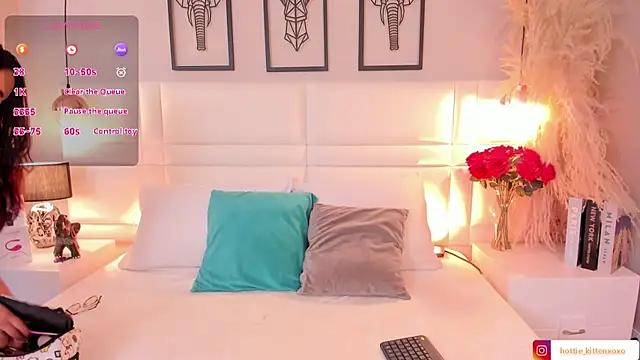 Snapshot of Ari_lynn_ chatting on 14, 11, 2025 Ari lynn online show from 14, 11, 2025