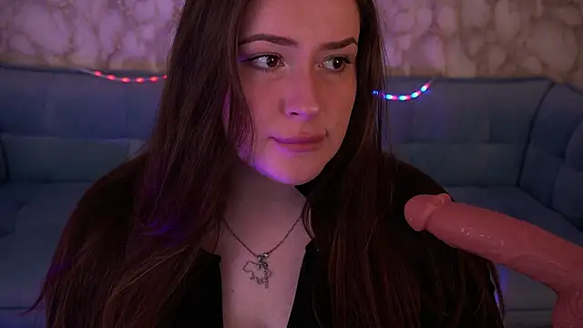 AliceOfWondersS online show from 2, 6, 2026