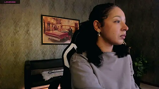 Aisha Goldstein online show from 29, 11, 2025