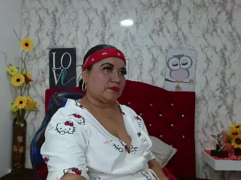  Danna Milf  online show from 15, 11, 2025