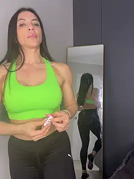 Snapshot of Kattefit chatting on 4, 5, 2026 Kattefit online show from 4, 5, 2026