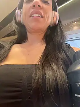 Snapshot of Kattefit chatting on 11, 5, 2026 Kattefit online show from 11, 5, 2026
