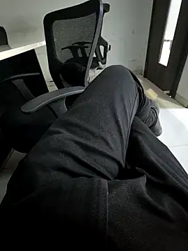 Snapshot of crawlerdrill chatting on 6, 11, 2025 crawlerdrill online show from 6, 11, 2025