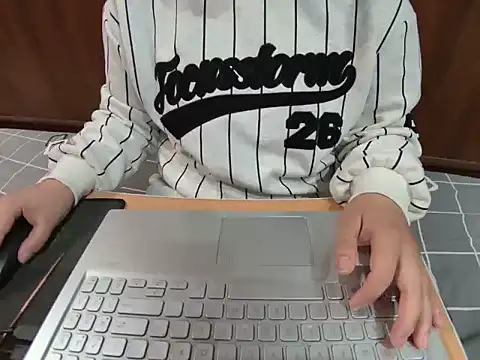 Hanna Mina online show from 17, 12, 2025