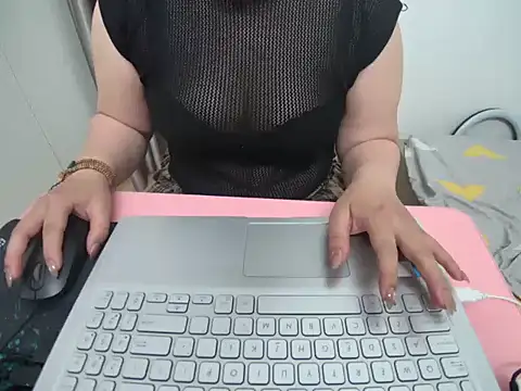 Snapshot of Hanna_Mina chatting on 14, 1, 2026 Hanna Mina online show from 14, 1, 2026