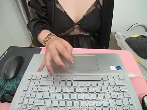 Snapshot of Hanna_Mina chatting on 15, 1, 2026 Hanna Mina online show from 15, 1, 2026