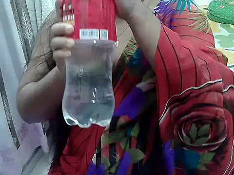 Snapshot of SexyRani2000 chatting on 12, 10, 2025 SexyRani2000 online show from 12, 10, 2025