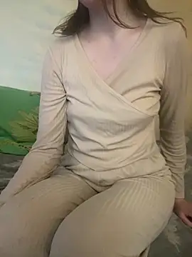 Snapshot of KittieCreme chatting on 25, 4, 2026 KittieCreme online show from 25, 4, 2026