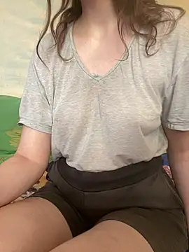 Snapshot of KittieCreme chatting on 4, 8, 2026 KittieCreme online show from 4, 8, 2026