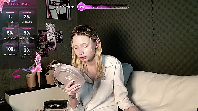 Snapshot of Fluffy_Cloude chatting on 5, 5, 2026 Fluffy Cloude online show from 5, 5, 2026