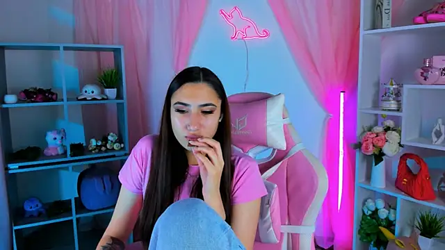 RebeckaThornton online show from 12, 11, 2025