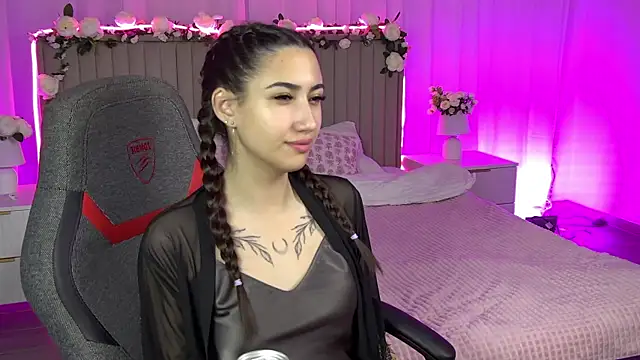 Snapshot of RebeckaThornton chatting on 9, 1, 2026 RebeckaThornton online show from 9, 1, 2026