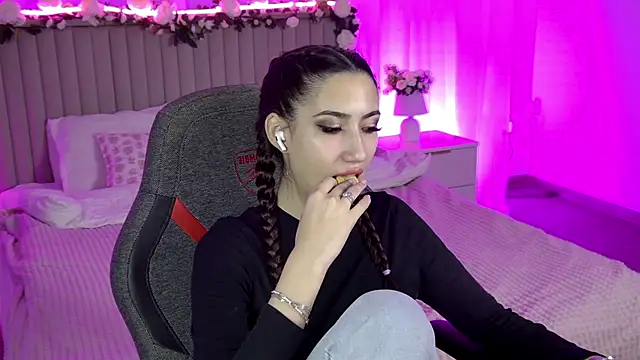 Snapshot of RebeckaThornton chatting on 17, 1, 2026 RebeckaThornton online show from 17, 1, 2026