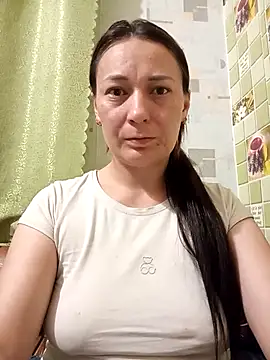 Snapshot of HollyDollsi chatting on 13, 12, 2025 HollyDollsi online show from 13, 12, 2025