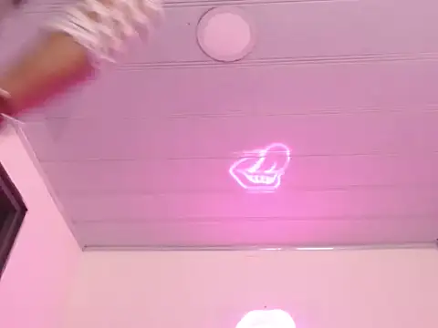 Snapshot of Trix_ebony chatting on 13, 3, 2026 Trix ebony online show from 13, 3, 2026