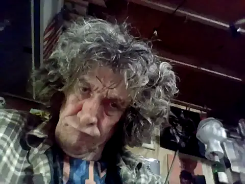 Snapshot of OldManOnline chatting on 8, 4, 2026 OldManOnline online show from 8, 4, 2026