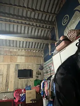 Snapshot of Linh-xxx chatting on 18, 10, 2025 Linh-xxx online show from 18, 10, 2025