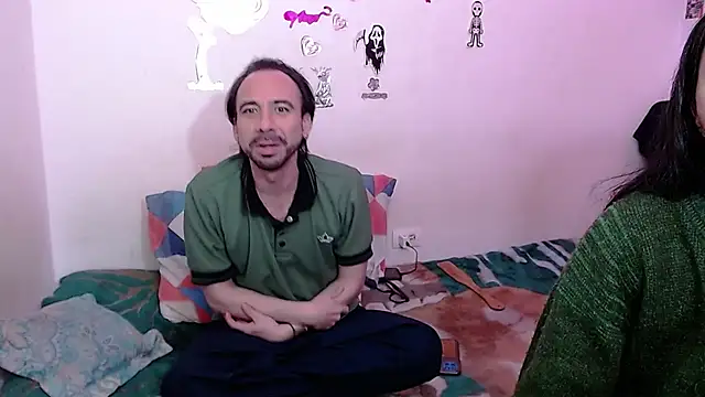 Isis Robert online show from 4, 11, 2025