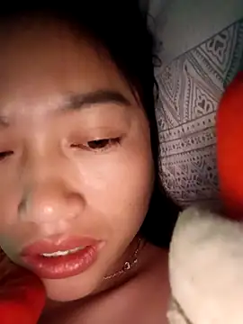 Snapshot of -Paige- chatting on 25, 11, 2025 -Paige- online show from 25, 11, 2025