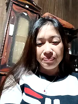 Snapshot of -Paige- chatting on 26, 11, 2025 -Paige- online show from 26, 11, 2025