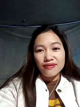 Snapshot of -Paige- chatting on 28, 11, 2025 -Paige- online show from 28, 11, 2025