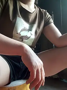 Snapshot of nat-tri chatting on 8, 4, 2026 nat-tri online show from 8, 4, 2026