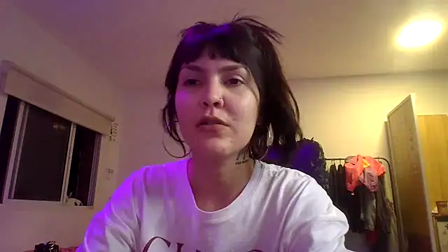 Snapshot of miapink33 chatting on 9, 3, 2026 miapink33 online show from 9, 3, 2026