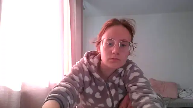Snapshot of LuckySLove chatting on 3, 6, 2026 LuckySLove online show from 3, 6, 2026